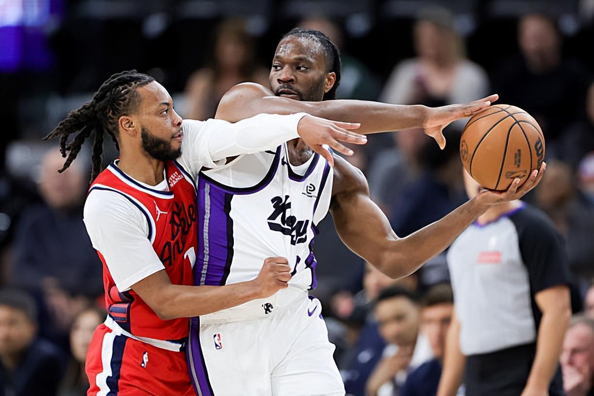 开云官网-打出超级两双的惊艳数据！国王锋线大将简直是打爆了快船的防线？